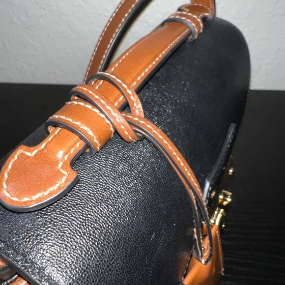 Gucci Padlock Crossbody Bag - Picture 5 of 12